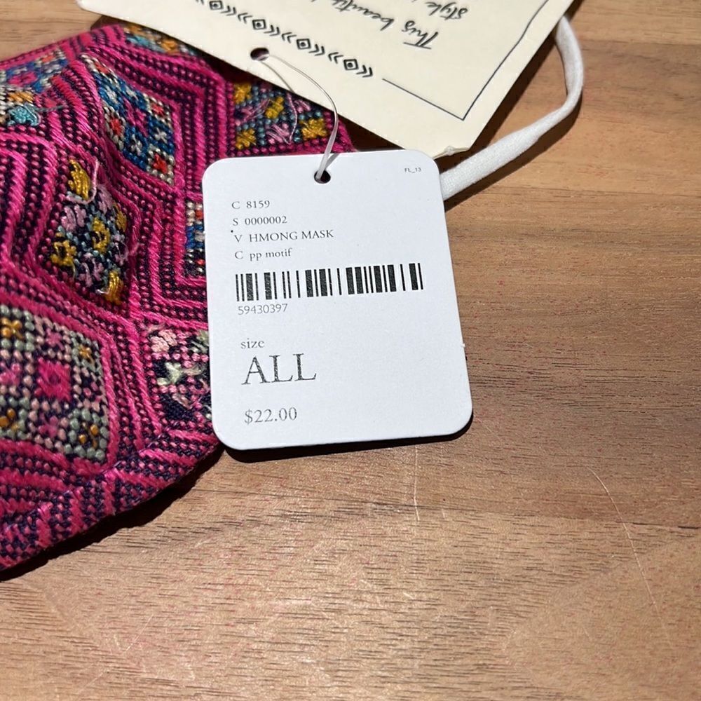 NWT Free People Face Mask - Picture 2 of 3